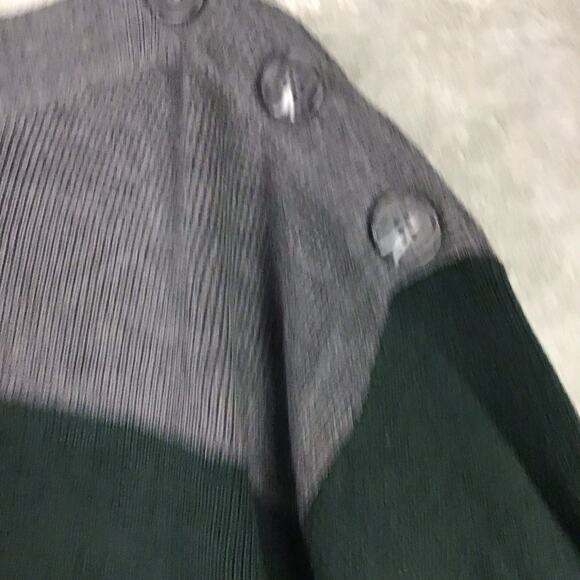 Vince Camuto Women’s Green Gray Colorblock Button Shoulder Tunic Sweater Sz S - Picture 8 of 12